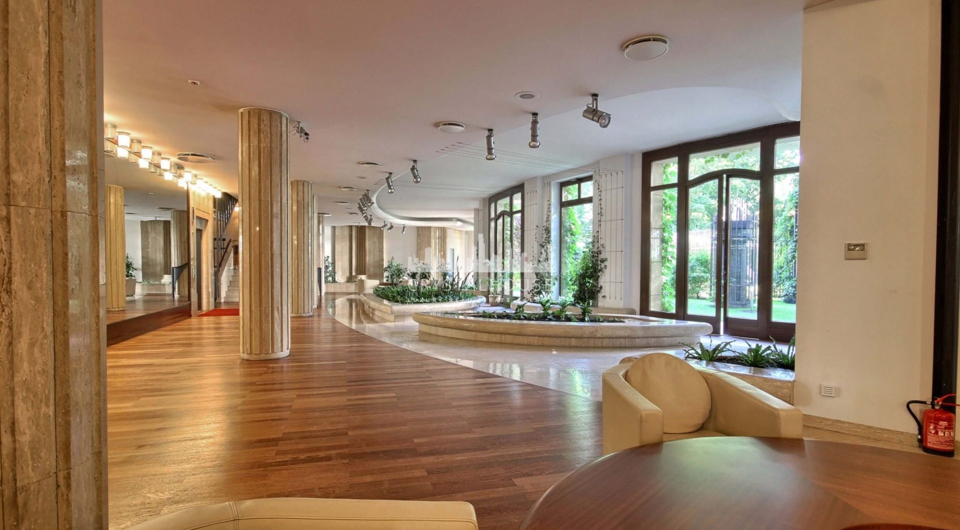REZYDENCJA OPERA - luksusowy apartamentowiec w sąsiedztwie Ogrodu Saskiego