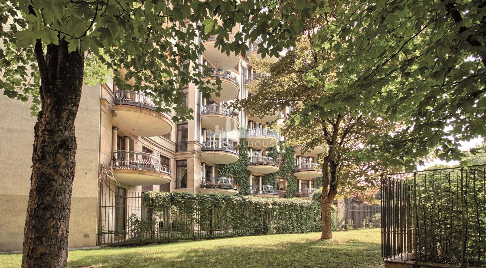 REZYDENCJA OPERA - luksusowy apartamentowiec w sąsiedztwie Ogrodu Saskiego