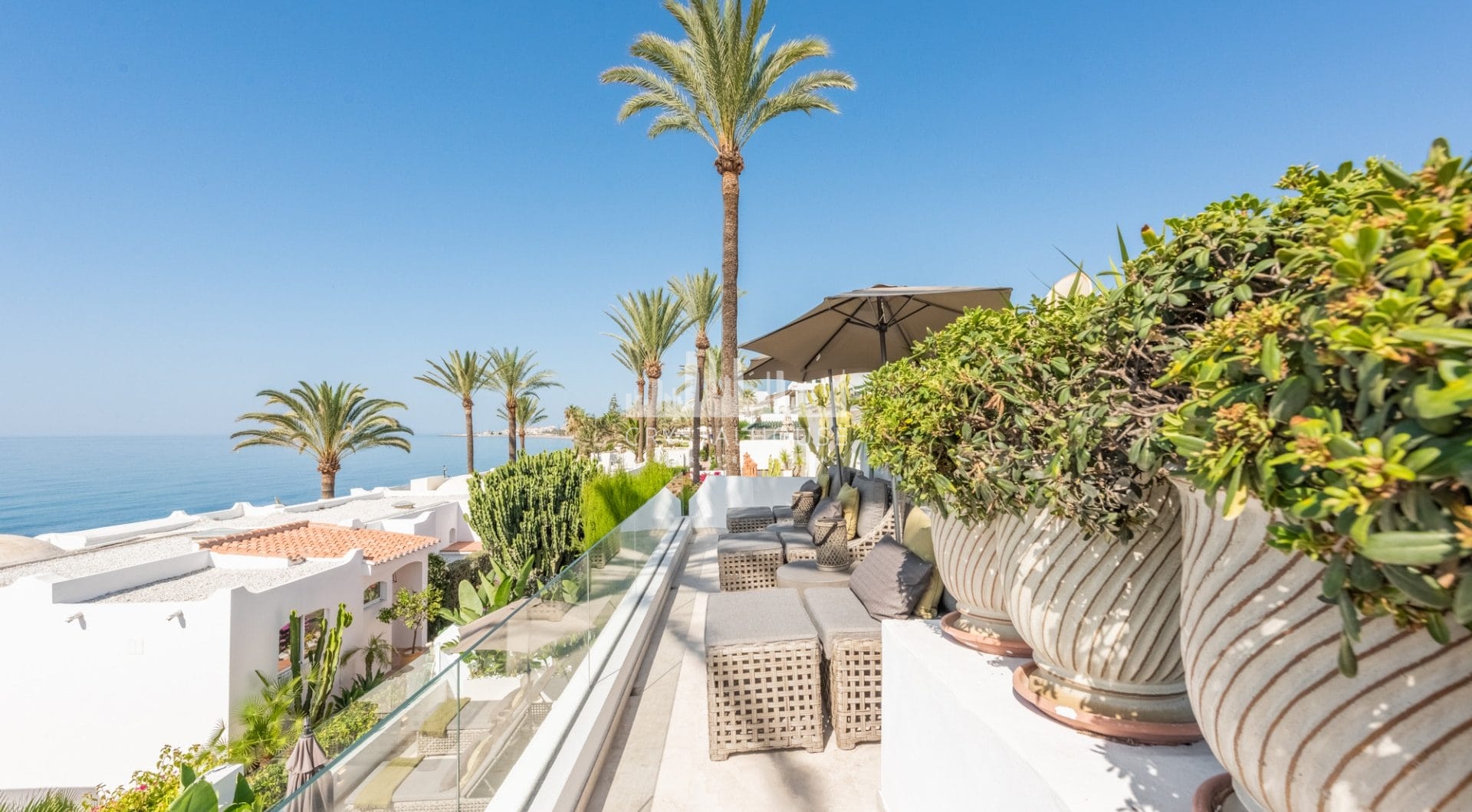 Dom szeregowy na sprzedaz w El Oasis Club, Marbella