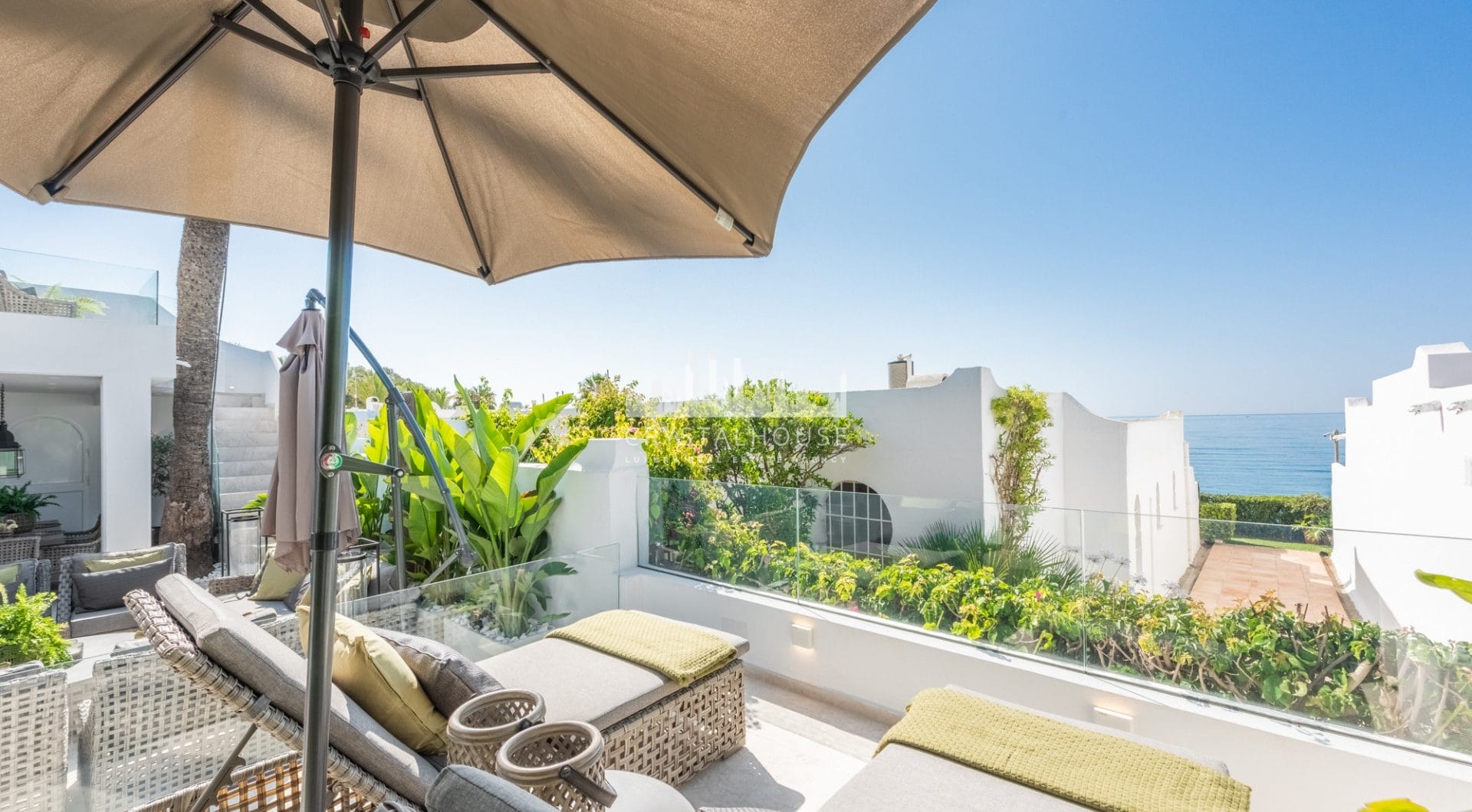 Dom szeregowy na sprzedaz w El Oasis Club, Marbella