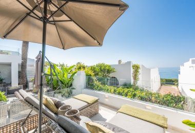 Dom szeregowy na sprzedaz w El Oasis Club, Marbella