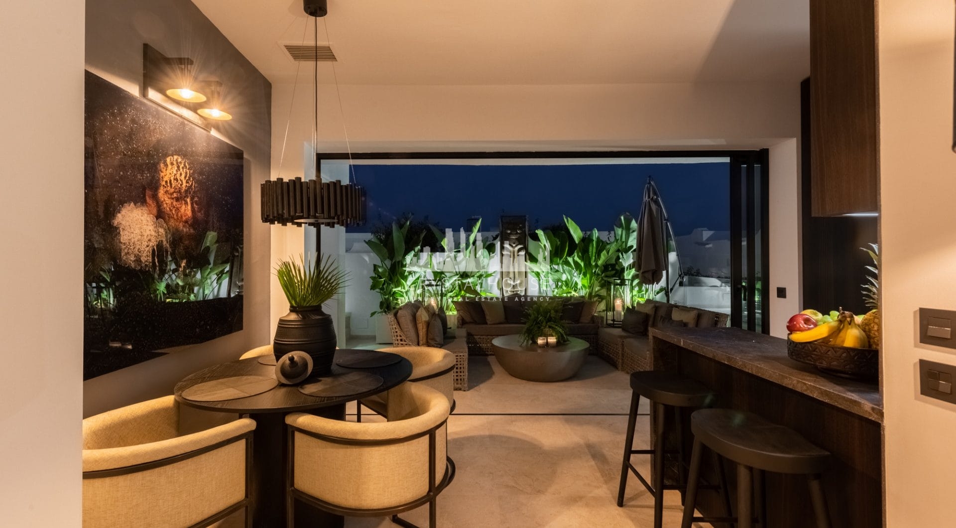 Dom szeregowy na sprzedaz w El Oasis Club, Marbella