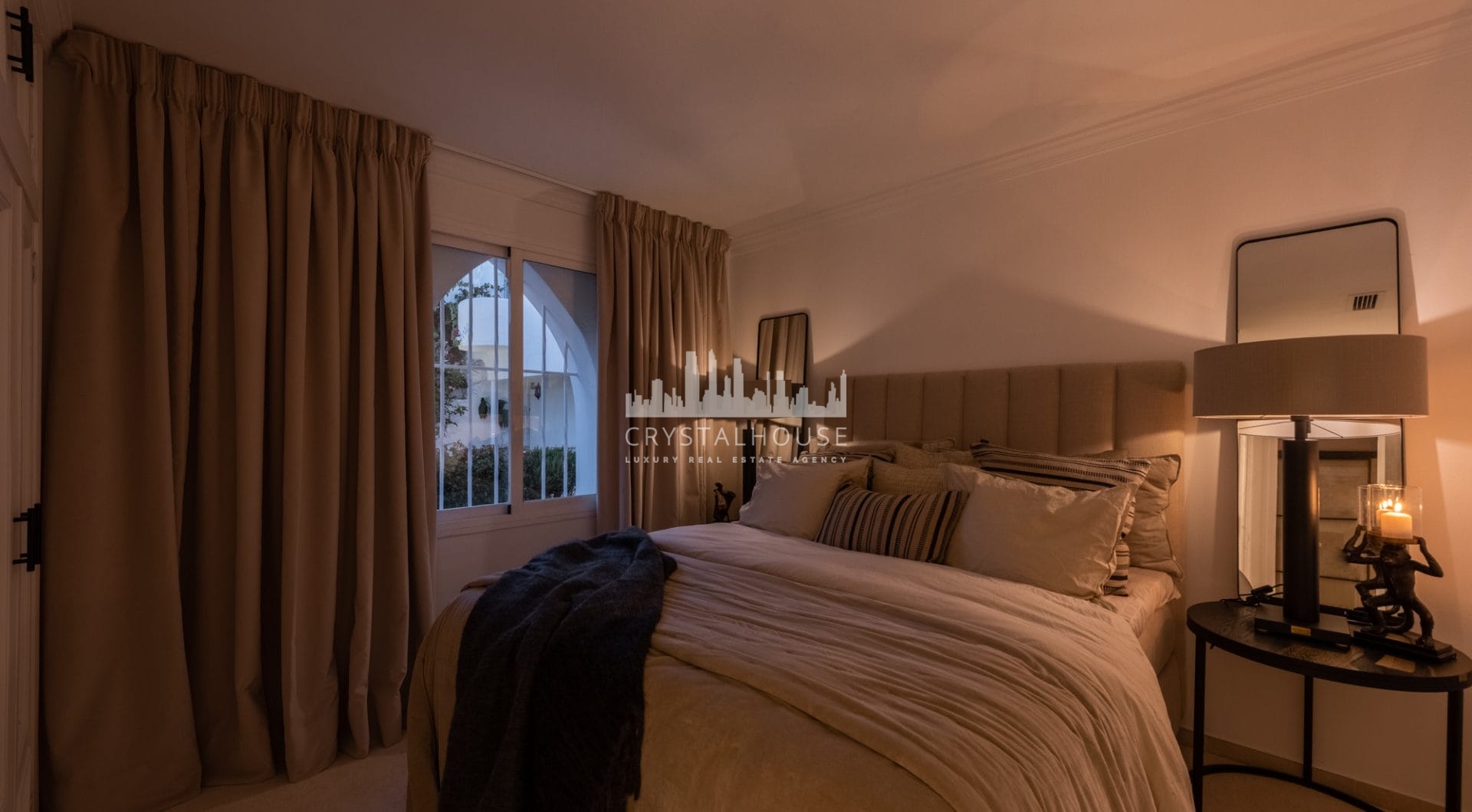 Dom szeregowy na sprzedaz w El Oasis Club, Marbella