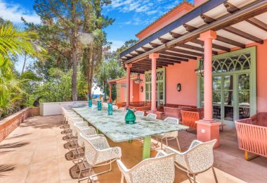 Wspaniałe sześć sypialni Villa zlokalizowane w Hacienda Las Chapas, Marbella z zaskakującymi widokami morza