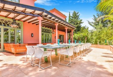 Wspaniałe sześć sypialni Villa zlokalizowane w Hacienda Las Chapas, Marbella z zaskakującymi widokami morza