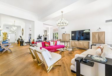 Wspaniałe sześć sypialni Villa zlokalizowane w Hacienda Las Chapas, Marbella z zaskakującymi widokami morza