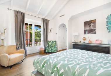 Wspaniałe sześć sypialni Villa zlokalizowane w Hacienda Las Chapas, Marbella z zaskakującymi widokami morza