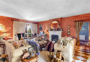 Zamieszanie pięciopokojowej willi Andalusian w bramie Puerto de Los Almendros, Benahavis z gościnnym apartamentem
