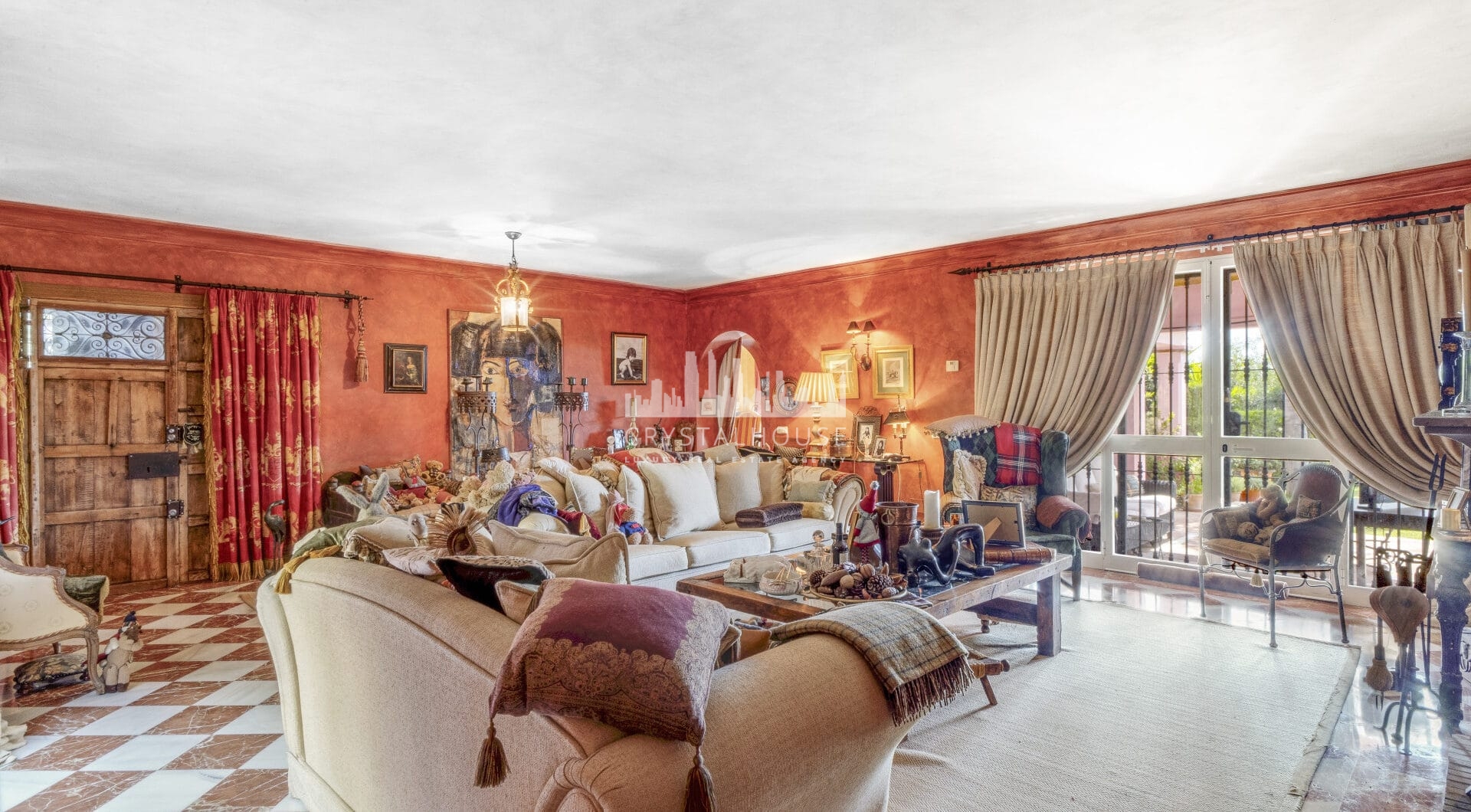 Zamieszanie pięciopokojowej willi Andalusian w bramie Puerto de Los Almendros, Benahavis z gościnnym apartamentem