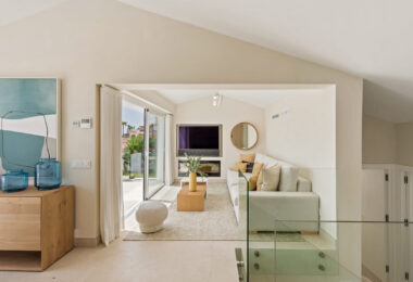 AMAZING FRONT-LINE VILLA AT ARENA BEACH