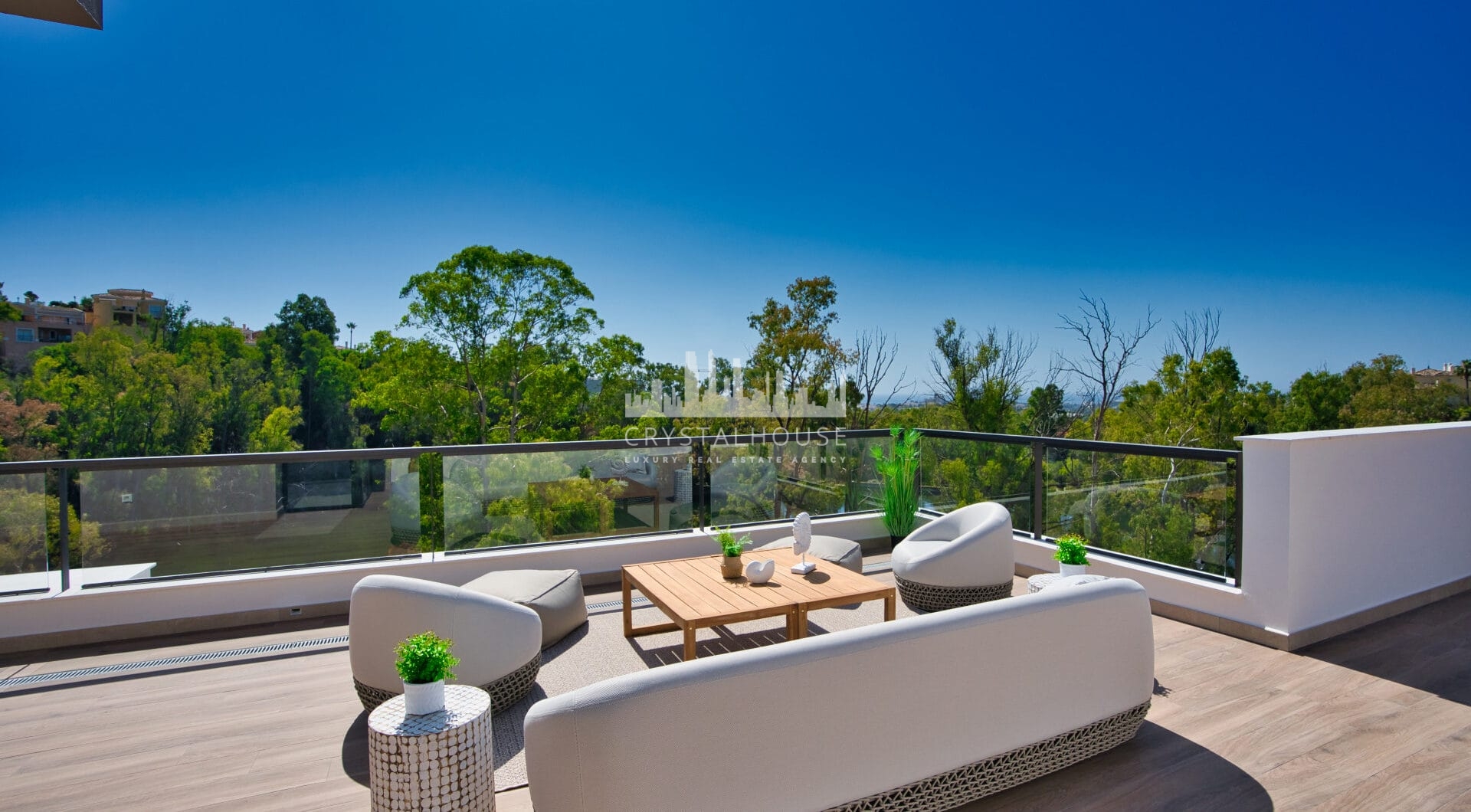 Marbella Lake, a modern development at the heart of Golf Valley in Nueva Andalucía.