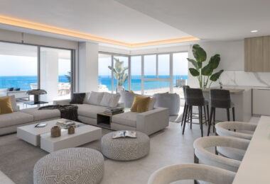 SPECTACULAR 4-BEDROOM LUXURY 19th FLOOR APARTMENT FRONTLINE BEACH MALAGA CITY