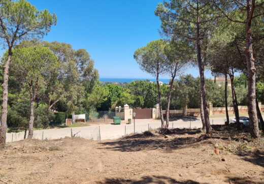 seaview plot almenara golf with unique flow81 architects project and building license