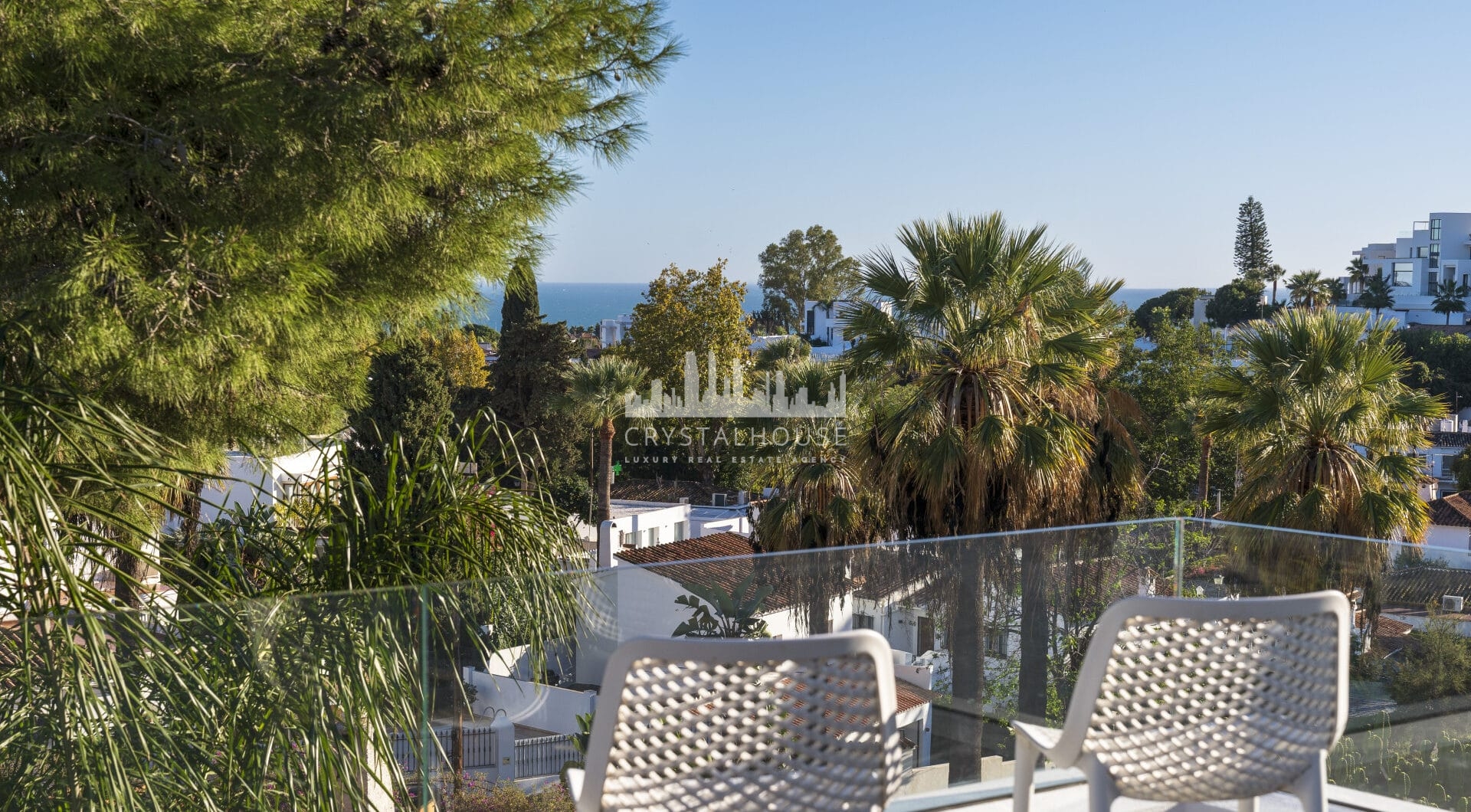 Modern Luxury in Lower Nueva Andalucía – A Must-See Villa!