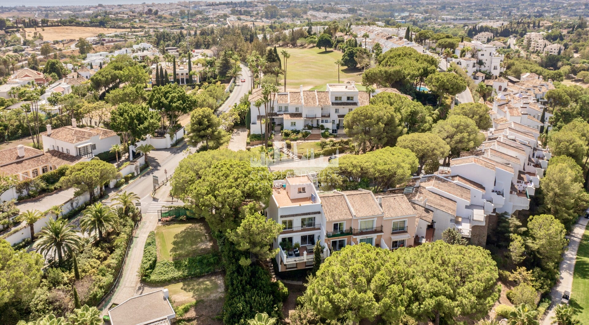 Modern townhouse with beautiful golf views!