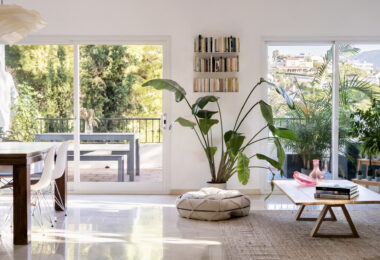 Modern townhouse with beautiful golf views!