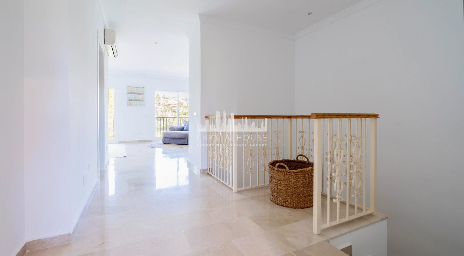 Modern townhouse with beautiful golf views!