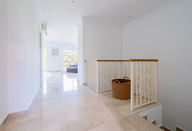 Modern townhouse with beautiful golf views!