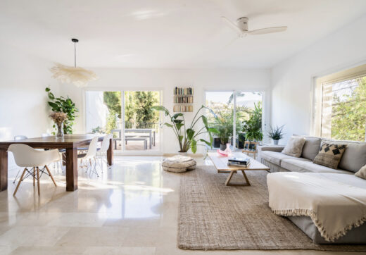 Modern townhouse with beautiful golf views!
