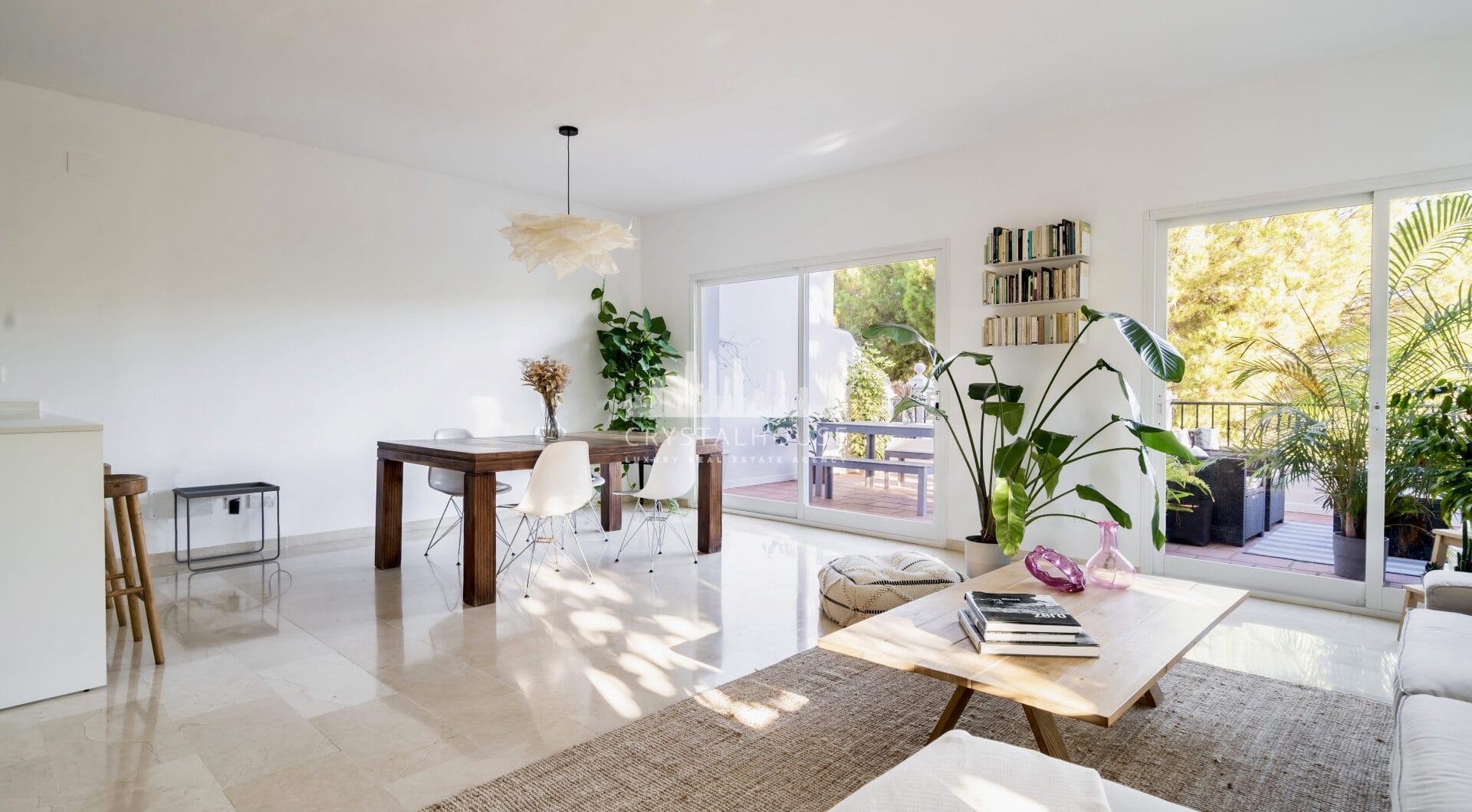 Modern townhouse with beautiful golf views!