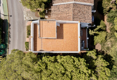 Modern townhouse with beautiful golf views!