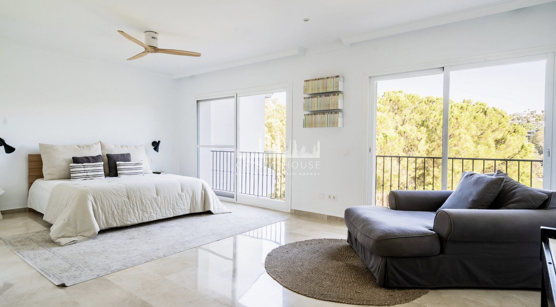 Modern townhouse with beautiful golf views!