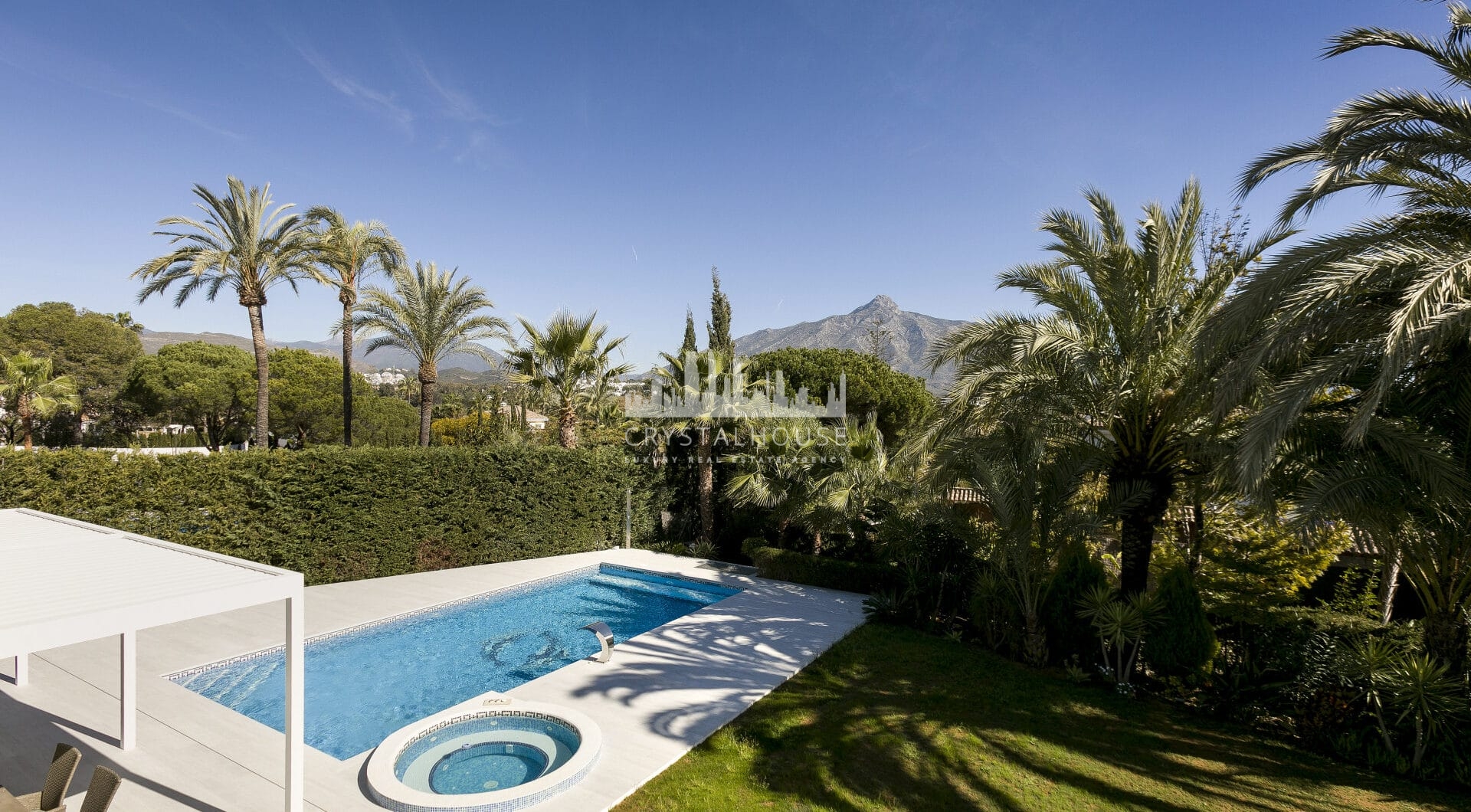 Stunning Villa in Las Brisas, Nueva Andalucía