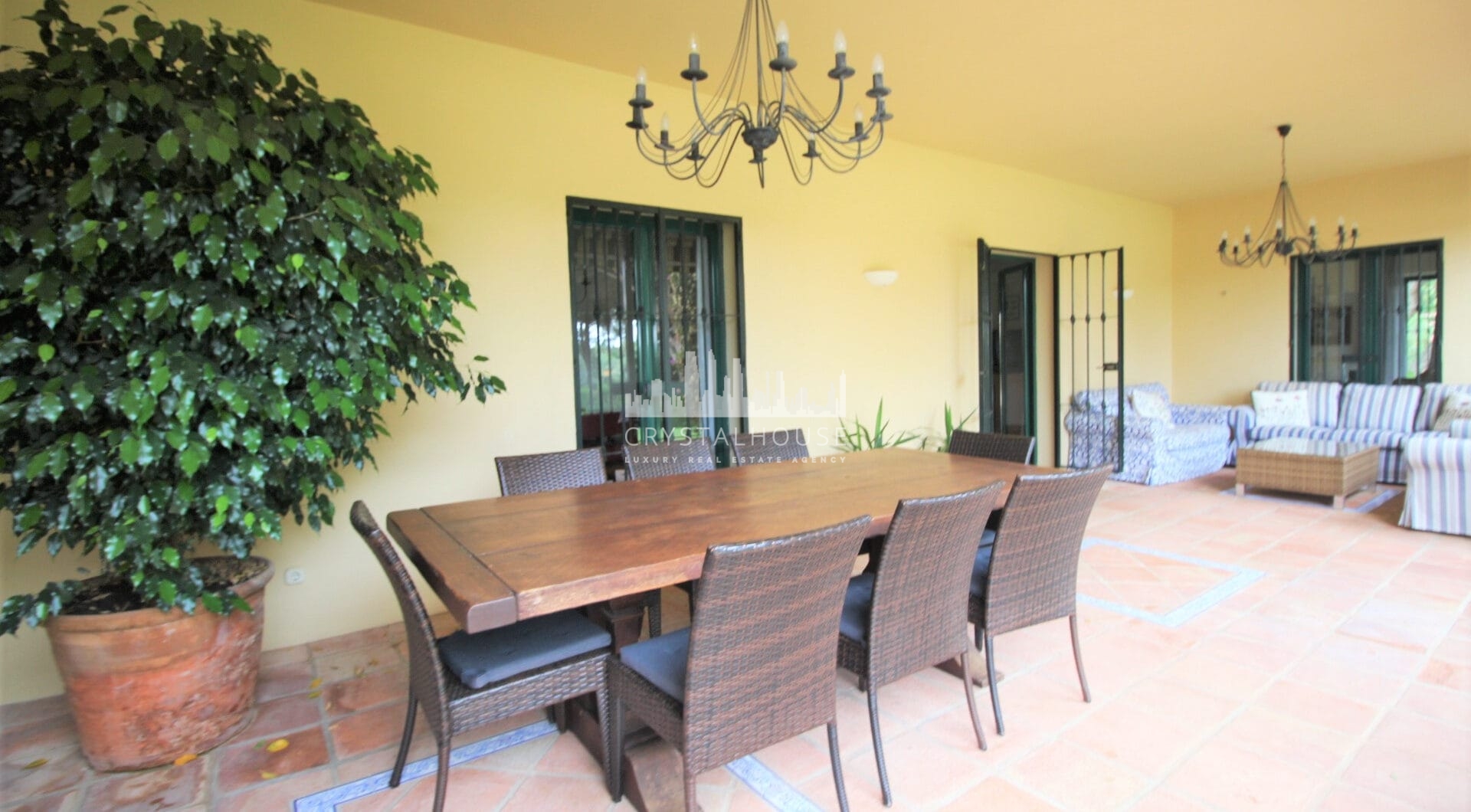 Beautiful detached villa, with many traditional Spanish features located in the prestigious development of Sotogrande.
