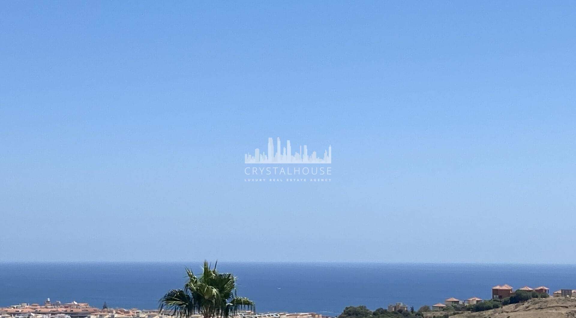 3 bedroom townhouse with sea and mountain views