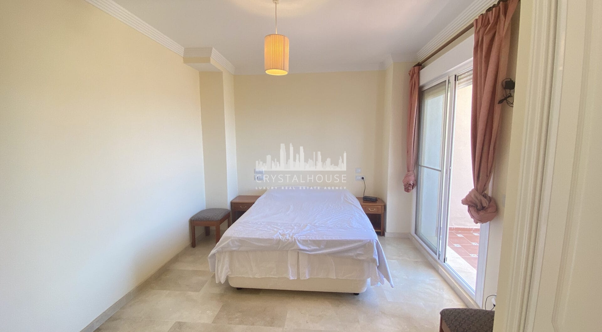 3 bedroom townhouse with sea and mountain views