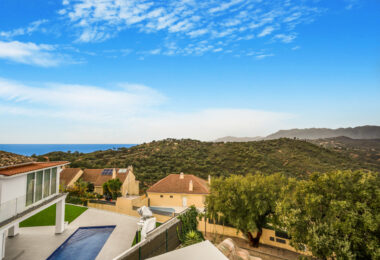 Fantastic three bedroom semi detached villa in a gated community of Monte Elviria, La Mairena