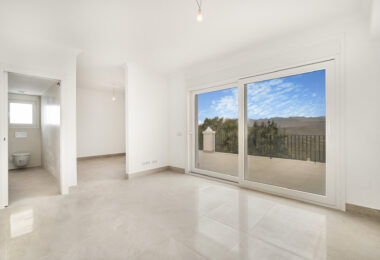 Fantastic three bedroom semi detached villa in a gated community of Monte Elviria, La Mairena
