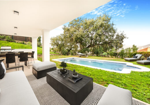 Fantastic three bedroom semi detached villa in a gated community of Monte Elviria, La Mairena