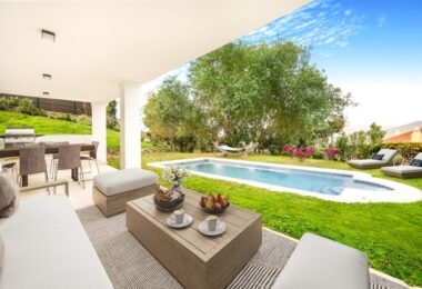 Fantastic three bedroom semi detached villa in a gated community of Monte Elviria, La Mairena