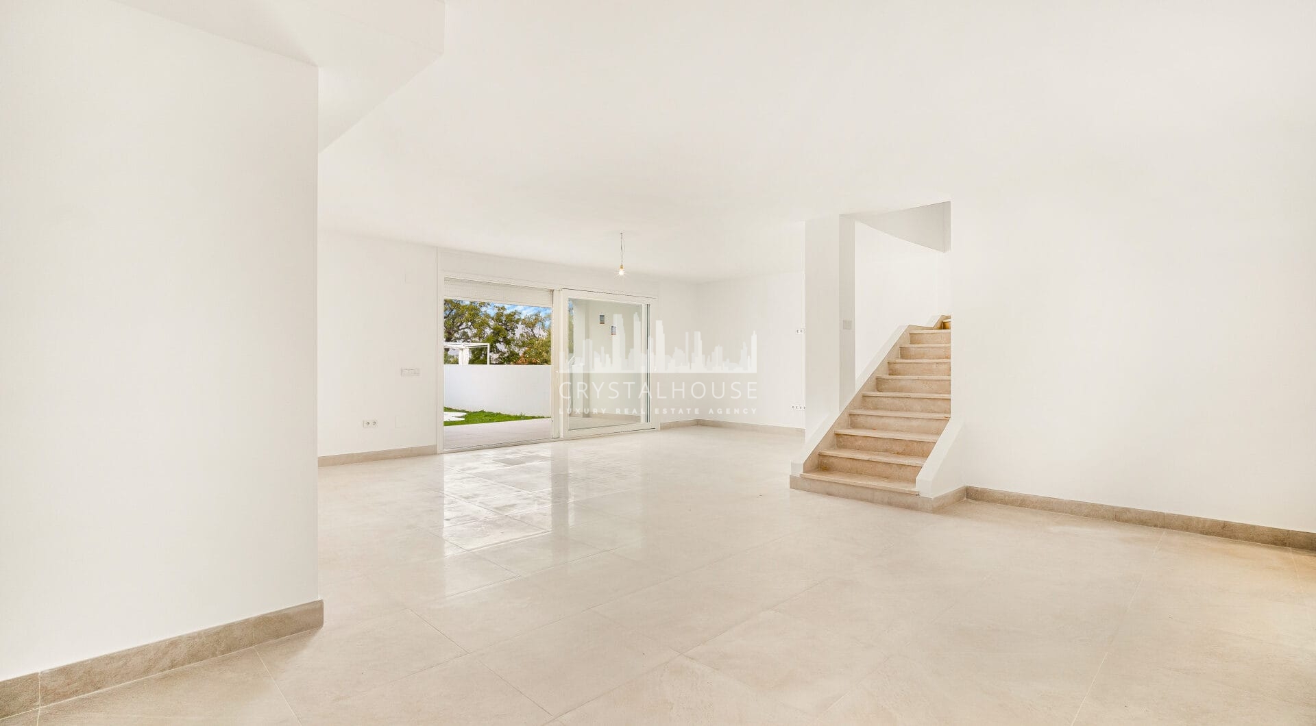 Fantastic three bedroom semi detached villa in a gated community of Monte Elviria, La Mairena