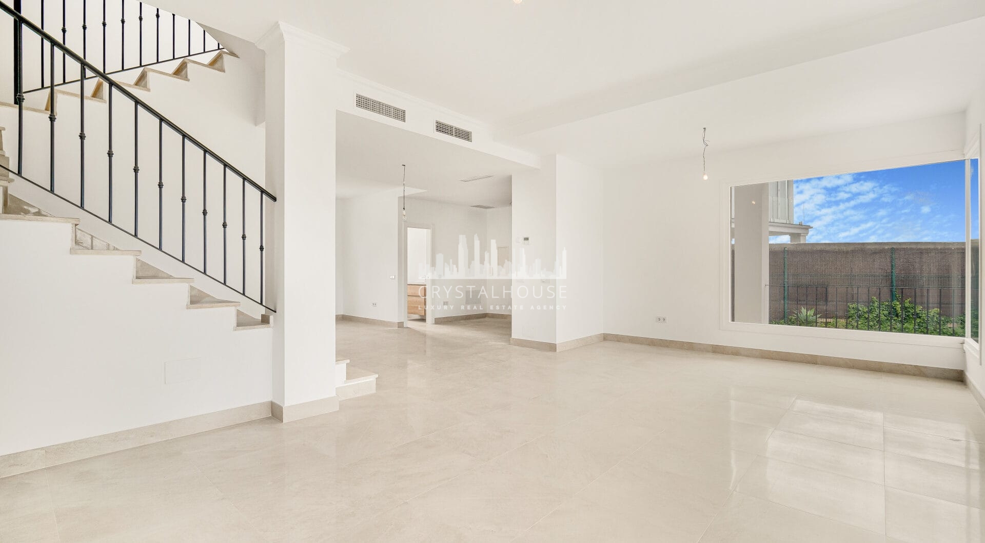 Fantastic three bedroom semi detached villa in a gated community of Monte Elviria, La Mairena