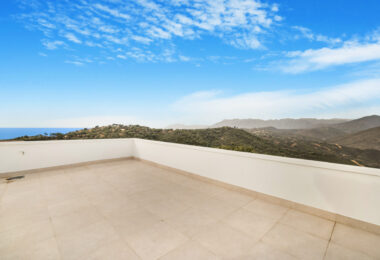 Fantastic three bedroom semi detached villa in a gated community of Monte Elviria, La Mairena