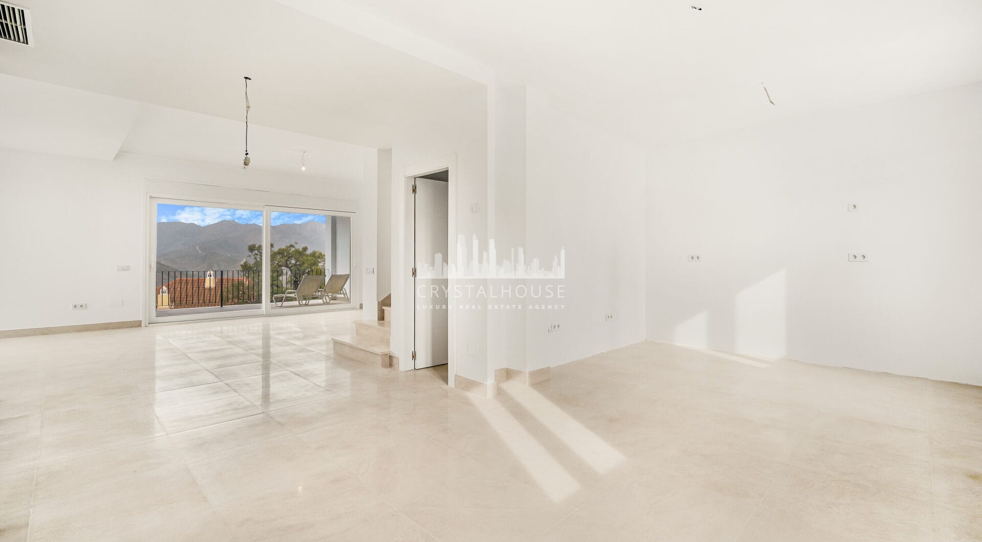 Fantastic three bedroom semi detached villa in a gated community of Monte Elviria, La Mairena