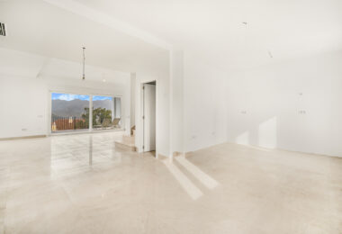 Fantastic three bedroom semi detached villa in a gated community of Monte Elviria, La Mairena