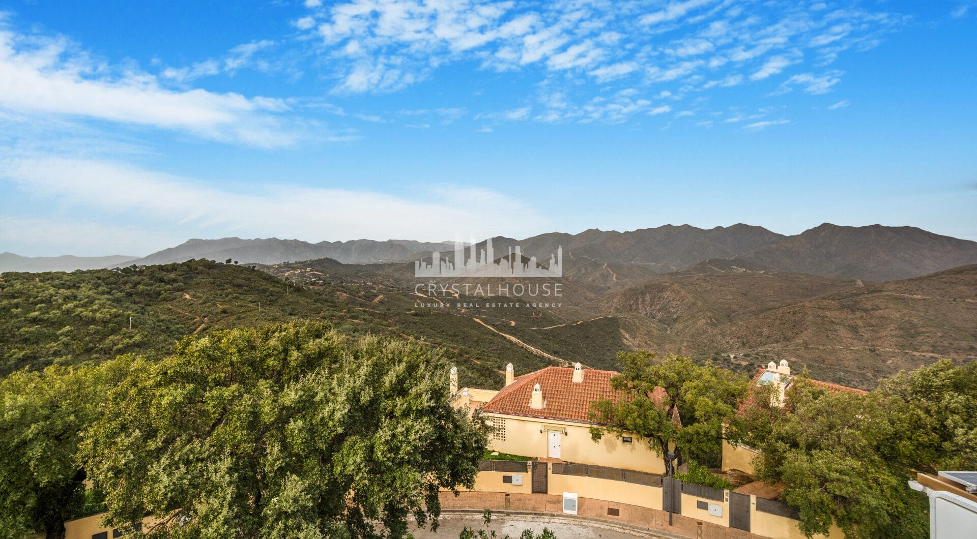 Fantastic three bedroom semi detached villa in a gated community of Monte Elviria, La Mairena