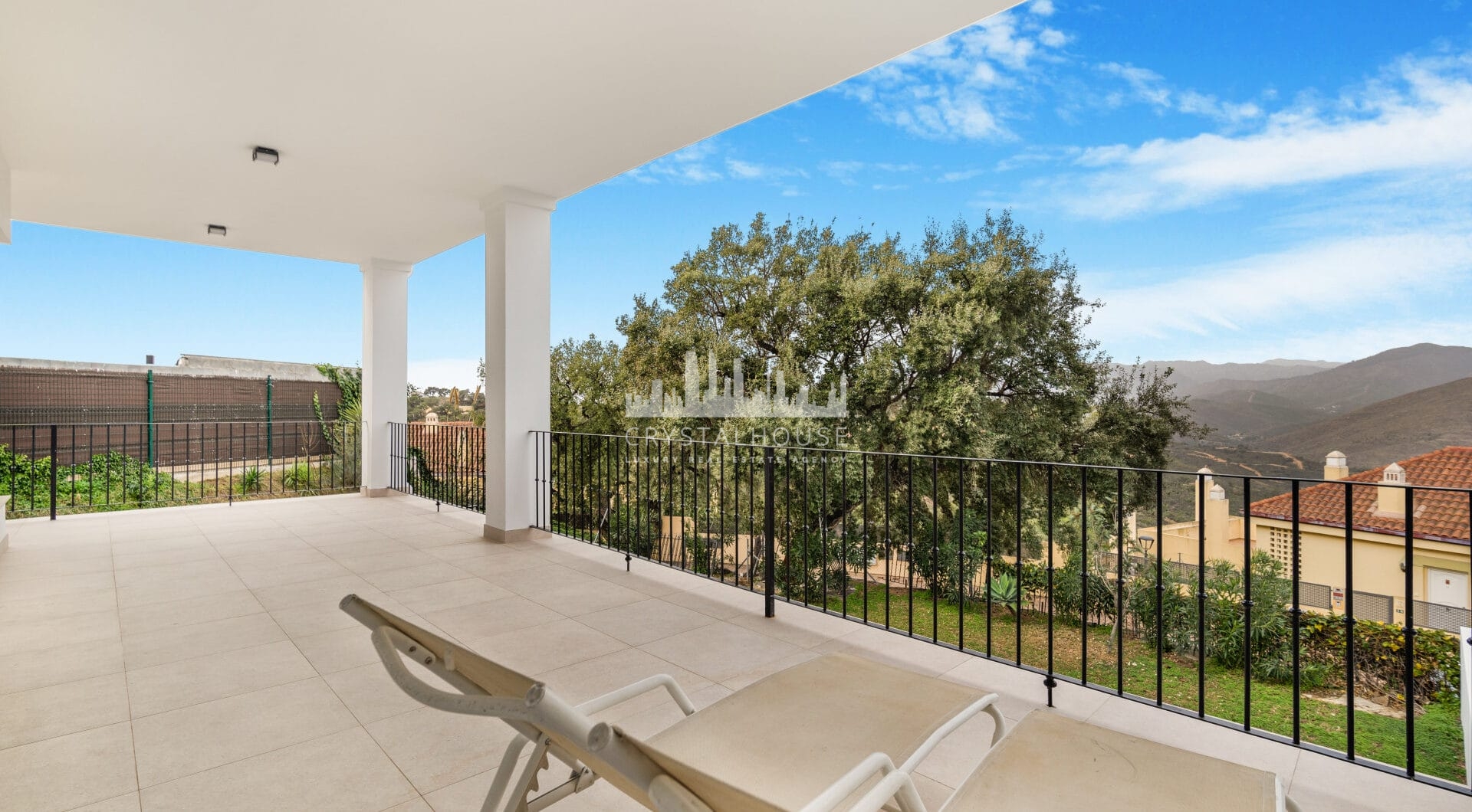 Fantastic three bedroom semi detached villa in a gated community of Monte Elviria, La Mairena