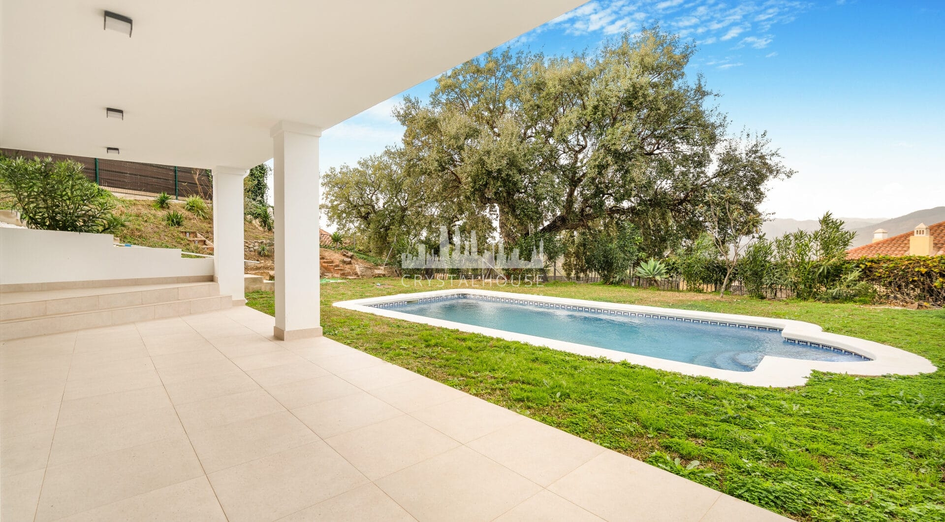 Fantastic three bedroom semi detached villa in a gated community of Monte Elviria, La Mairena