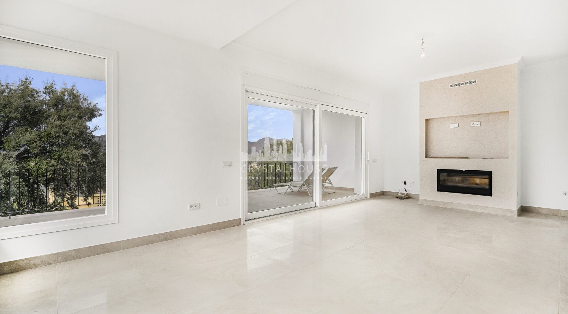 Fantastic three bedroom semi detached villa in a gated community of Monte Elviria, La Mairena
