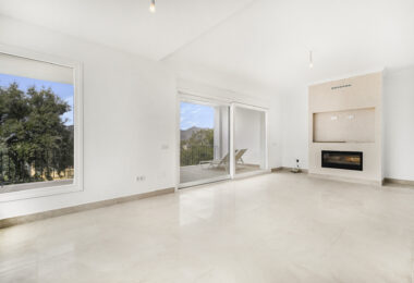 Fantastic three bedroom semi detached villa in a gated community of Monte Elviria, La Mairena