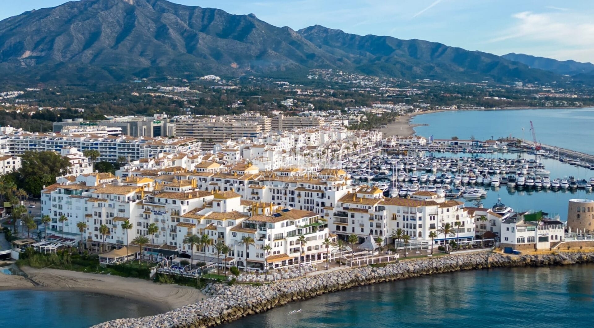 Well located two bedroom, third floor apartment in a quiet residential community of Nueva Andalucia, Marbella
