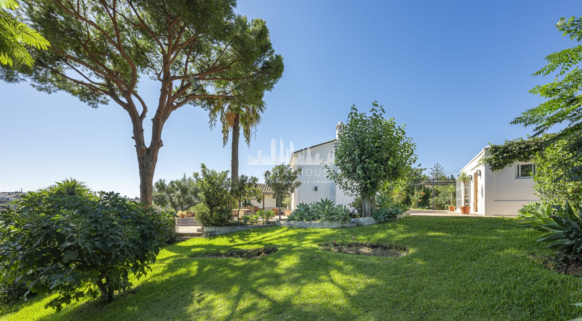 Charming Villa with Panoramic Views in Guadalmina Alta