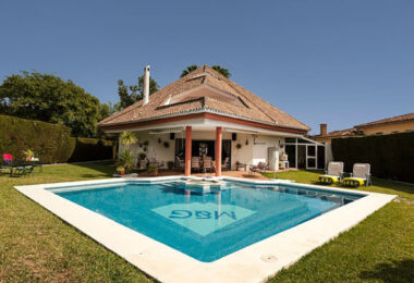 Spacious villa full of character and endless potential in Bel Air, Estepona!