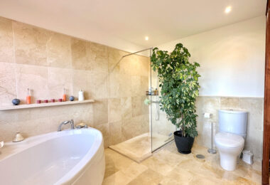 Luxurious Three-Bedroom Penthouse in El Campanario, Estepona