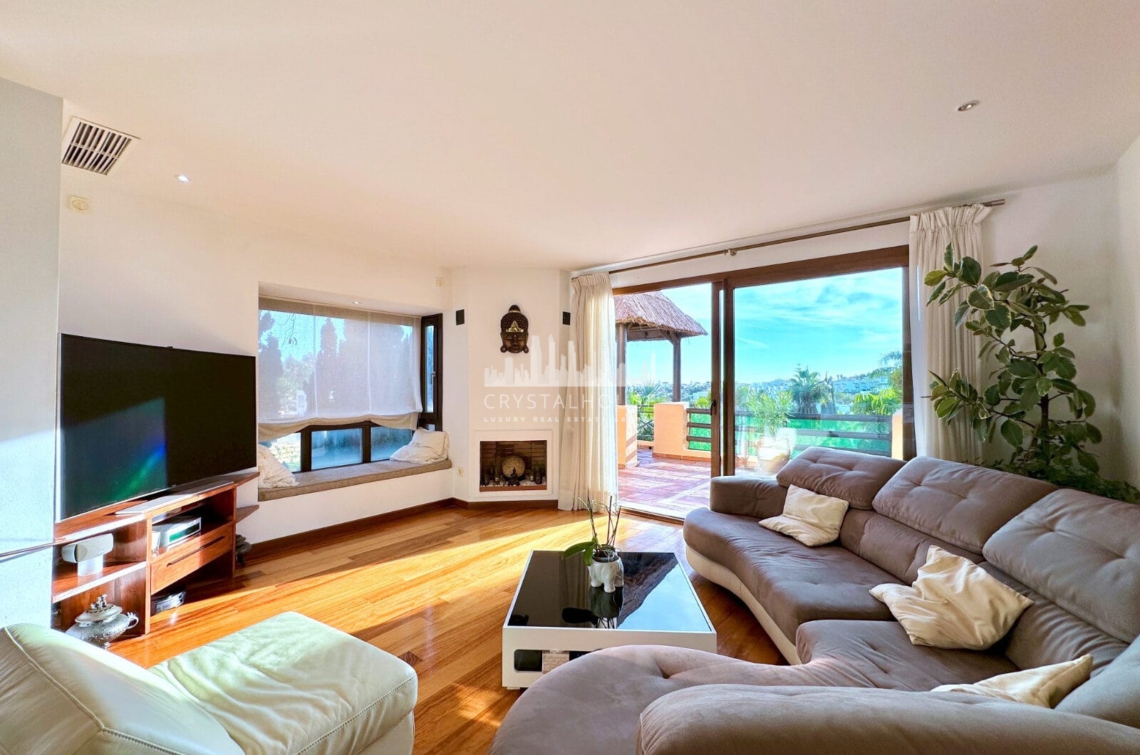 Luxurious Three-Bedroom Penthouse in El Campanario, Estepona