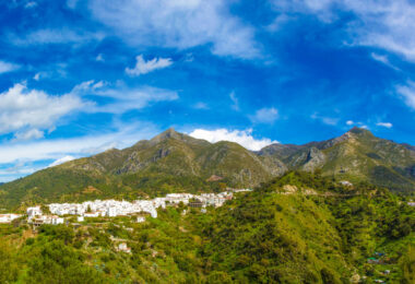 Almazara Views, contemporary townhouses fully integrated in nature.